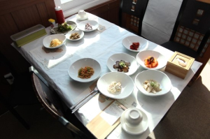  벚꽃여행시즌인 경주, 한정식 맛집 토함혜 청국장부터 보문단지 경치까지 즐길거리 풍성