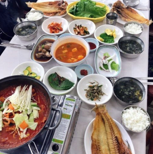 1인 1옥돔구이로 푸짐하게 즐기는 제주도 서귀포 맛집 효리의단골집 ‘미도식당’