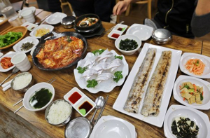 제주도 중문 관광단지 맛집 ‘이조은식당’ 가성비 자랑하는 효리의단골집