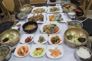  8월 가볼만한곳 통영 맛집 ‘통영밥상갯벌’ 여행객들에게 인기