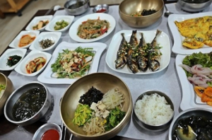 늦여름 떠나기 좋은 통영여행, 꼭 맛보고 와야 할 통영 맛집 ‘통영밥상갯벌’