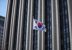 개천절 대종교 기념일로 봐야하나…매년 태극기 게양 논란
