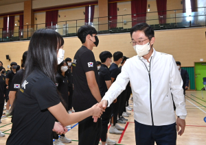 임종식 경북교육감, 전국체육대회 출전 학생선수 격려