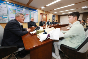기쁘다 고교신궁 오셨네…‘김제덕’ 예천군청 양궁선수단 입단
