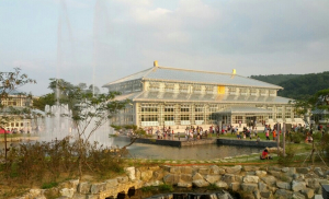 경주 동궁원,  봄맞이 음악분수 가동