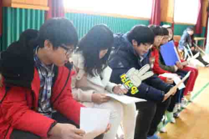 꽃샘추위 녹이는 초등학교 선거 열기