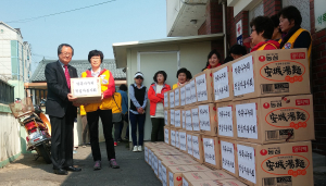 약목나누리적십자봉사회, 라면 50상자 전달