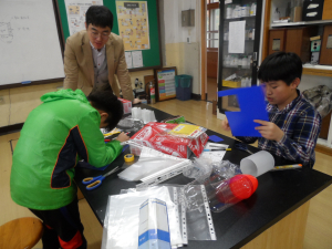 군위 효령초, 교내 과학 탐구대회 열려