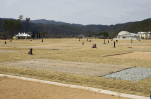  천연잔디 갖춘 경북 최대 車 야영장
