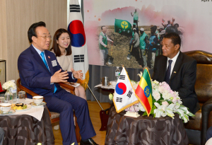 “새마을운동 ‘우리’ 정신 본받아야”