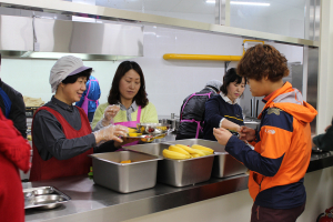 포항 북부장애인종합복지관, 특식나눔 행사