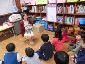 교장선생님 동화 구연에 창의력 ‘쑥쑥’