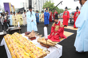 싱그러운 참외로 성주생명문화축제 ‘후끈’