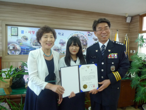 군위군 효령고 박나리 학생, 경북청 모범학생 표창장 받아