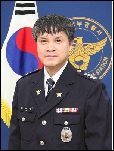 한 치의 망설임도 없었다...