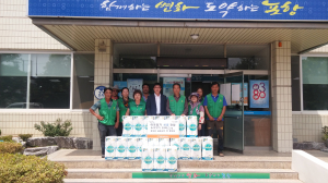 포항 청하면 남ㆍ여 새마을지도자協, 이웃돕기 성품 전달
