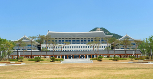 전통美 품은 경북도청 신청사…방문객 발길 유혹