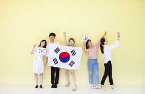 “태극기 들고 오면 미술관 입장 공짜”