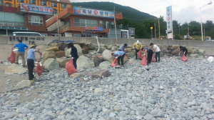 포항 송라면, 태풍 ‘고니’ 영향 해안쓰레기 정화 활동