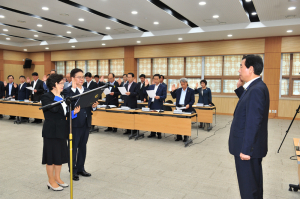 작은 선물 하나, 부패의 시작…클린 경산 구현