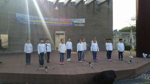 경산 사동초 학생들, 개천절 노래 합창