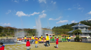 엄마 아빠 손잡고 ‘경주동궁원’으로