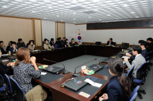 정무호 울릉부군수, 신규공무원과 간담회