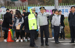 김상진 성주경찰서장, 수험생 격려 