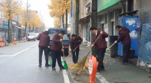 성주읍, 시장 불법 노점단속에 이은 시가지 청소