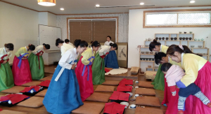 “결혼이민여성 한국전통예절 배워요”