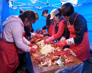 다문화 가정과 함께하는「사랑의 김장담그기」