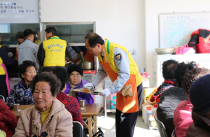 김상진 성주경찰서장, 가야복지센터 무료급식소 봉사