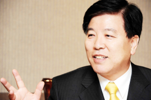 “말 보다 일로 응답 땀방울로 소통했다”