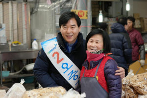 오중기, 죽도시장 상인·시민과 소통