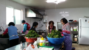 종교단체와 함께 독거노인 반찬봉사활동