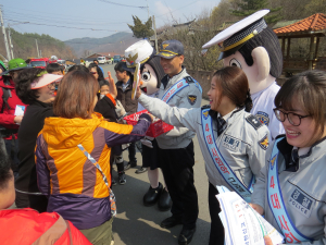 산수유 꽃향기 속에서 4대악을 울리다