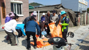 군위 산성면 화본1리 노인회, 환경정화 봉사활동