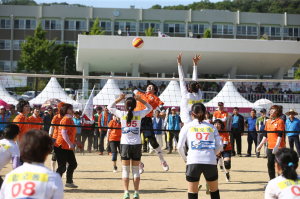 모두가 즐거운 축제…주부배구 떴다