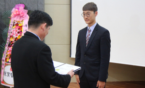 물리치료 협회장상에 윤정훈
