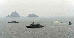 軍, 동해서 독도방어훈련 개시