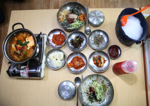 30년 옹고집, 포항 전통 물회의 맛 ‘듬뿍’