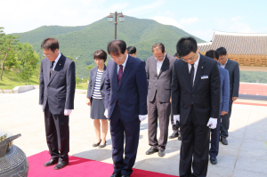 하인수 대구지방조달청장, 국립영천호국원 참배