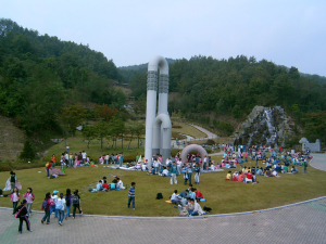 道산림과학박물관 관람객, 내달까지 휴관 걱정 훌훌