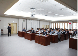 “공약 사업 추진에 최선 다하자”