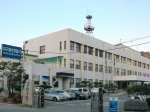 훈계 좀 했는데…70대 노인 폭행한 20대 입건