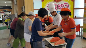 와촌 휴게소, 하계휴가철 맞아 시원한 ‘수박’ 무료제공 행사