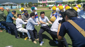 축구대회+민속축제 “신광면민 신명나네”