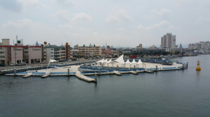 포항구항 해양공원 막바지 공사 한창