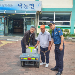 상주 낙동면, 전동휠체어 야광 반사지 부착