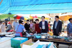 의성군의회, 추석 맞이 전통시장 장보기 행사 가져